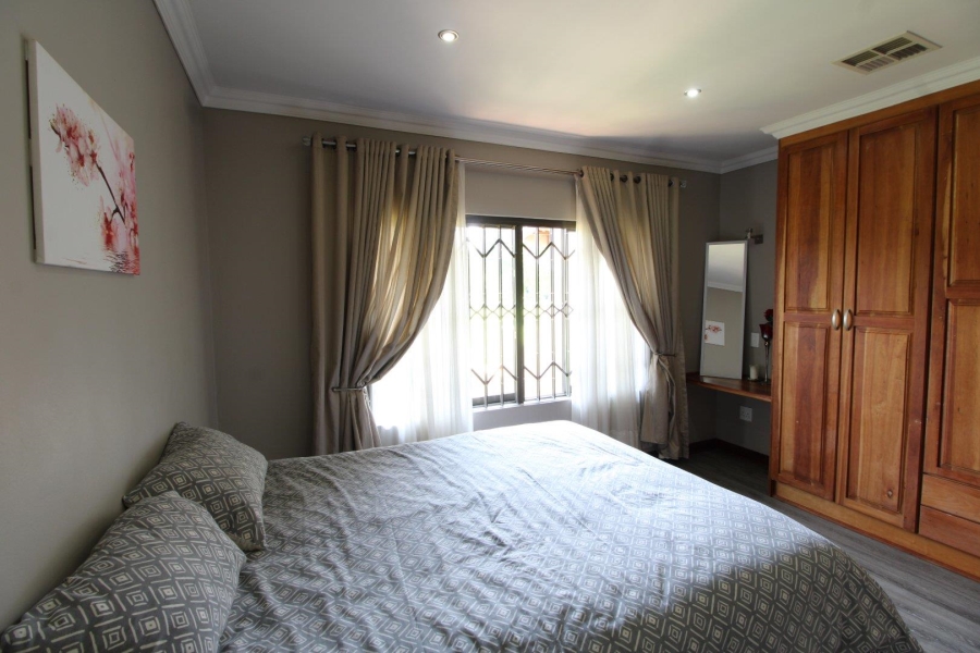 11 Bedroom Property for Sale in Van Der Hoff Park North West